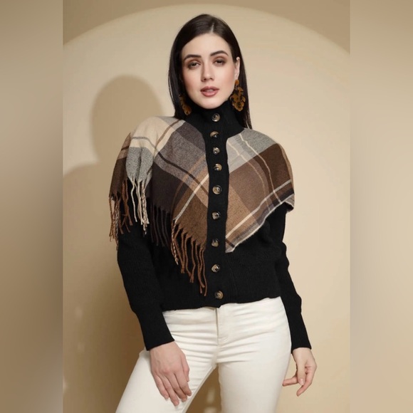 elomelo Plaid Button-Front Poncho Cape with Fringe Trim - Picture 3 of 16